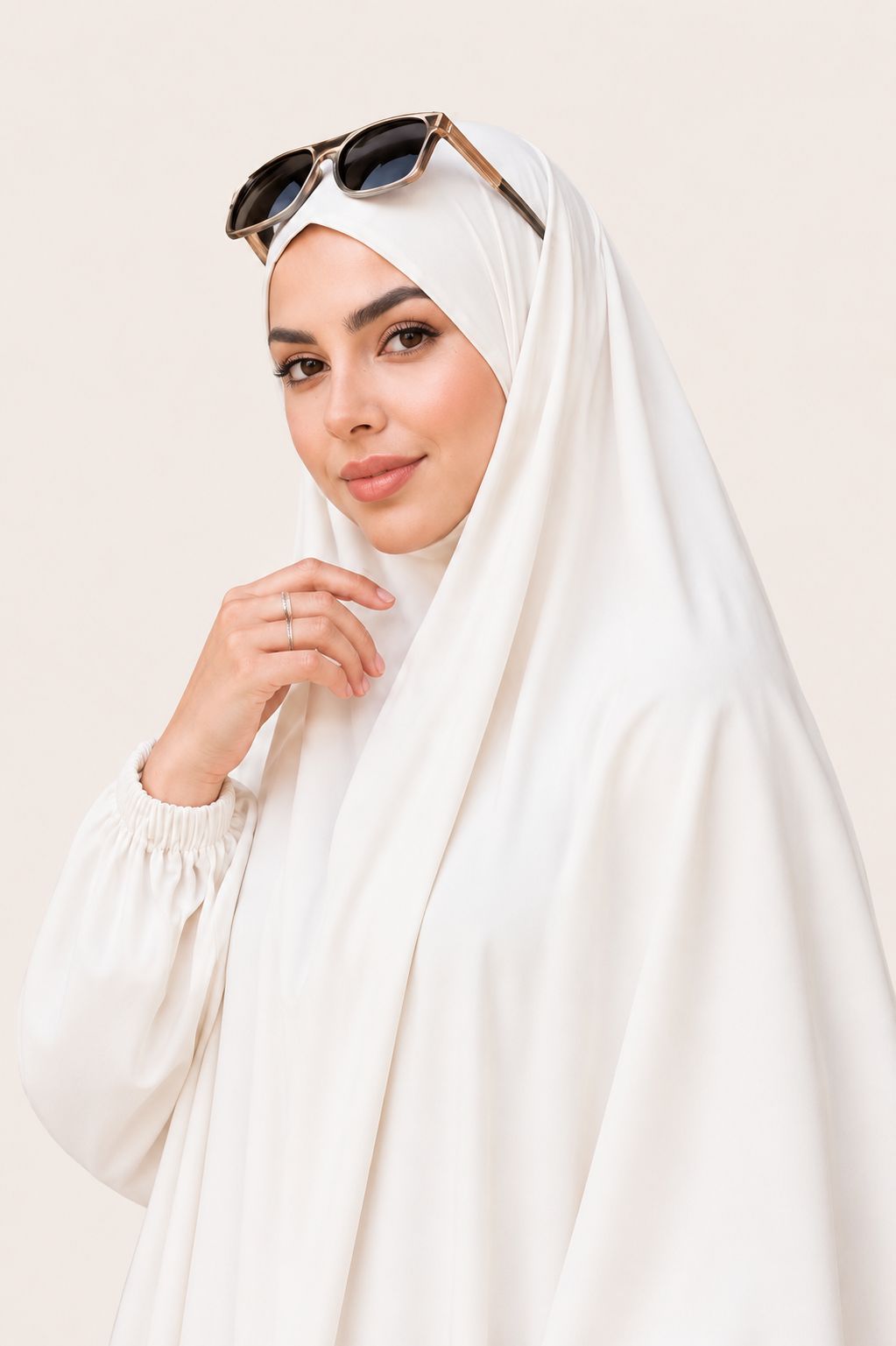 Hur Abaya - حور عباية